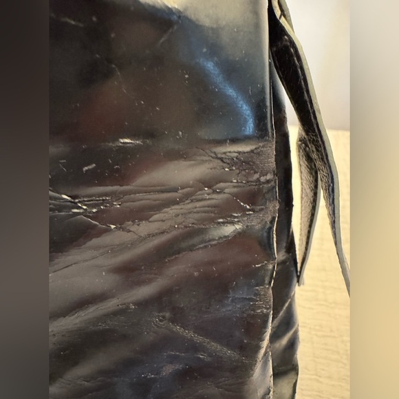 Salvatore Ferragamo Black Patent Fixer Bag (Heavy damage) - Picture 7 of 16